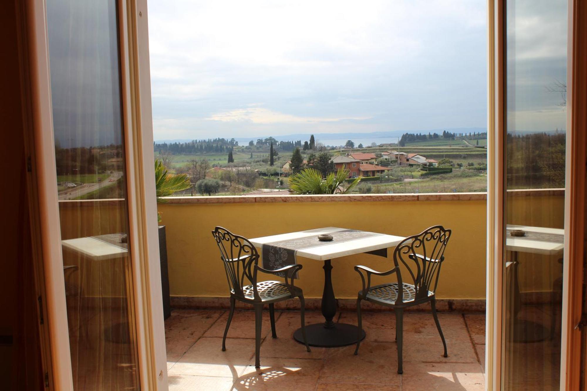 Hotel La Dolce Vita Cavaion Veronese Bagian luar foto