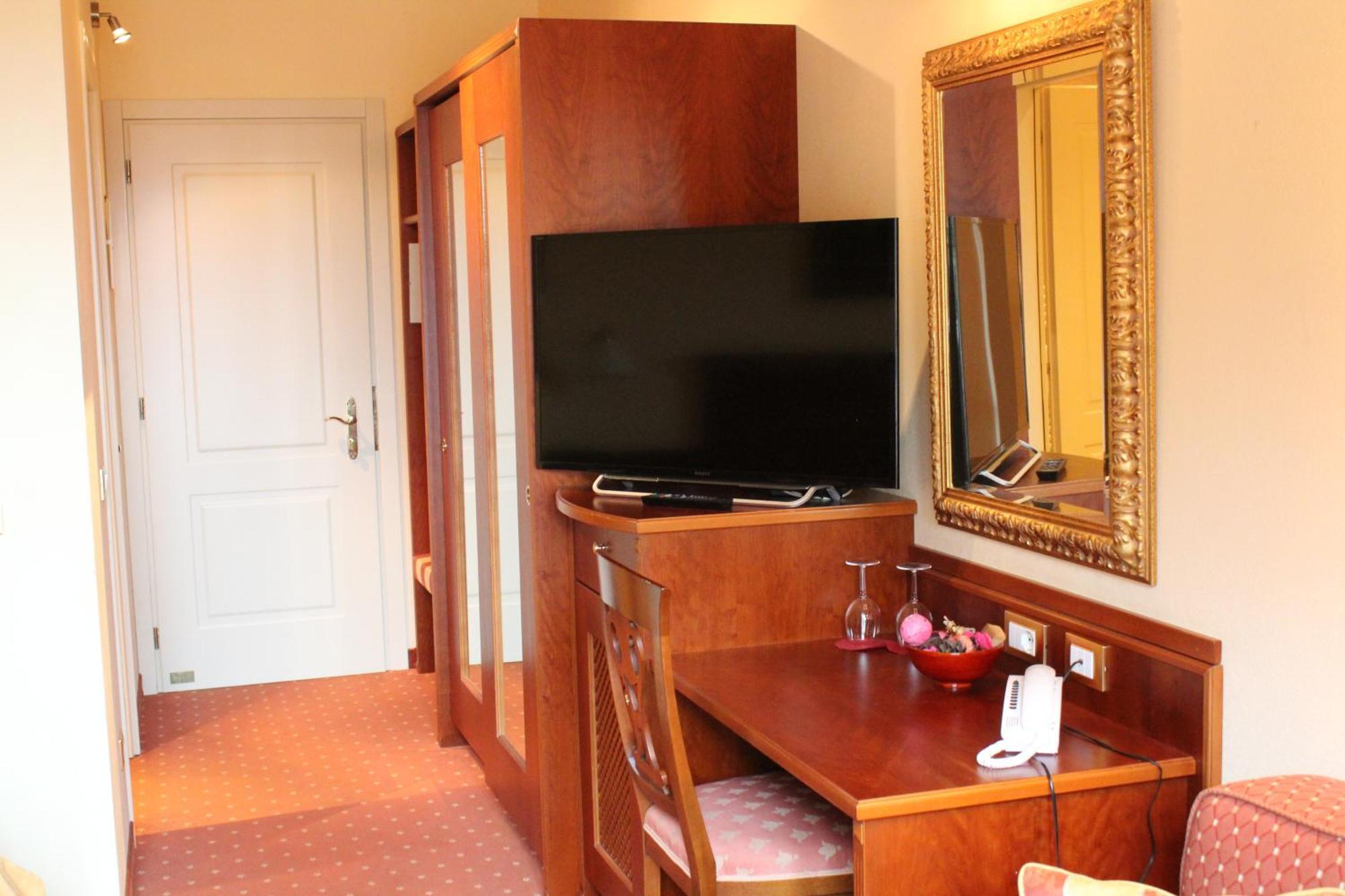 Hotel La Dolce Vita Cavaion Veronese Bagian luar foto