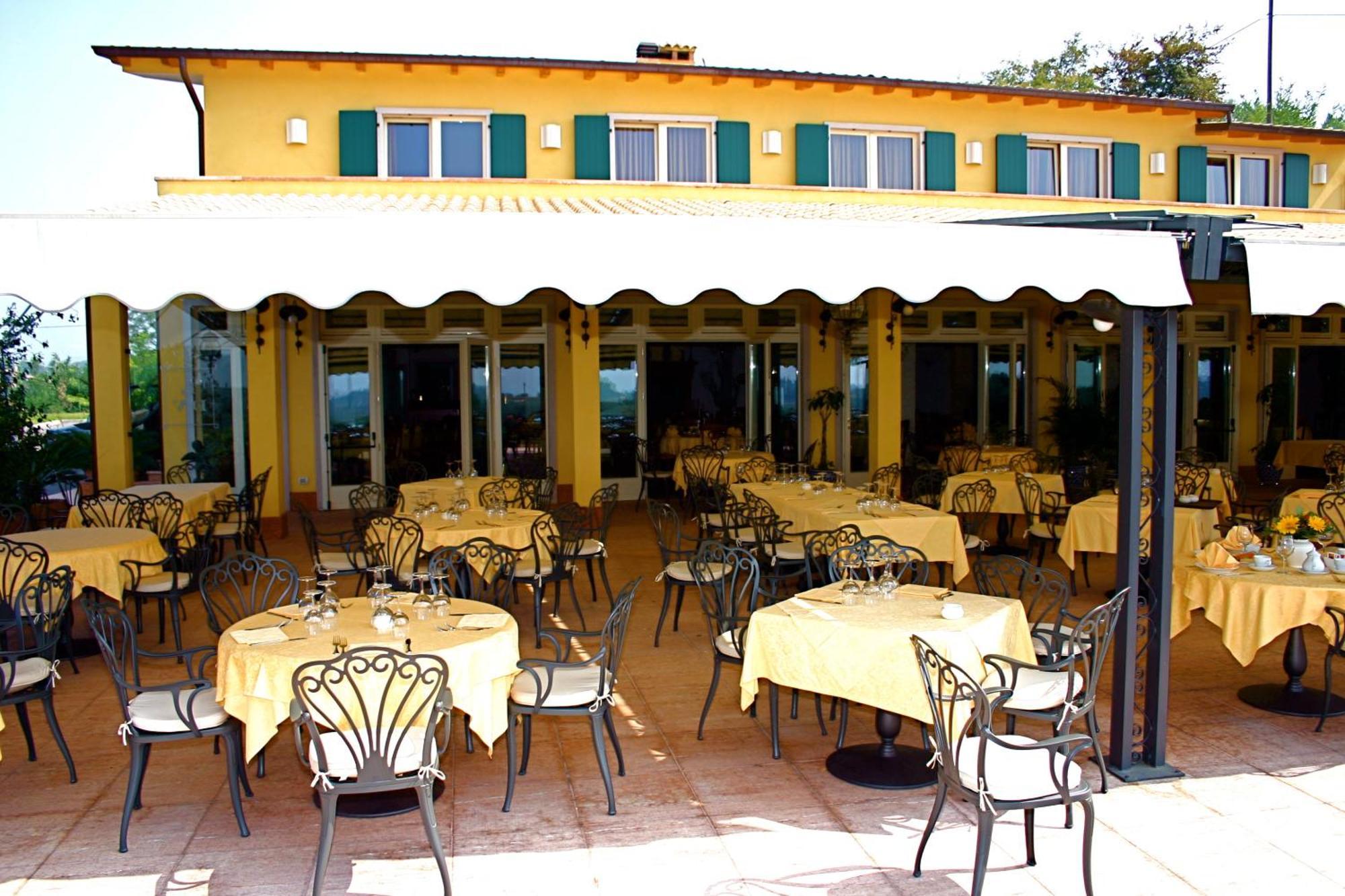 Hotel La Dolce Vita Cavaion Veronese Bagian luar foto