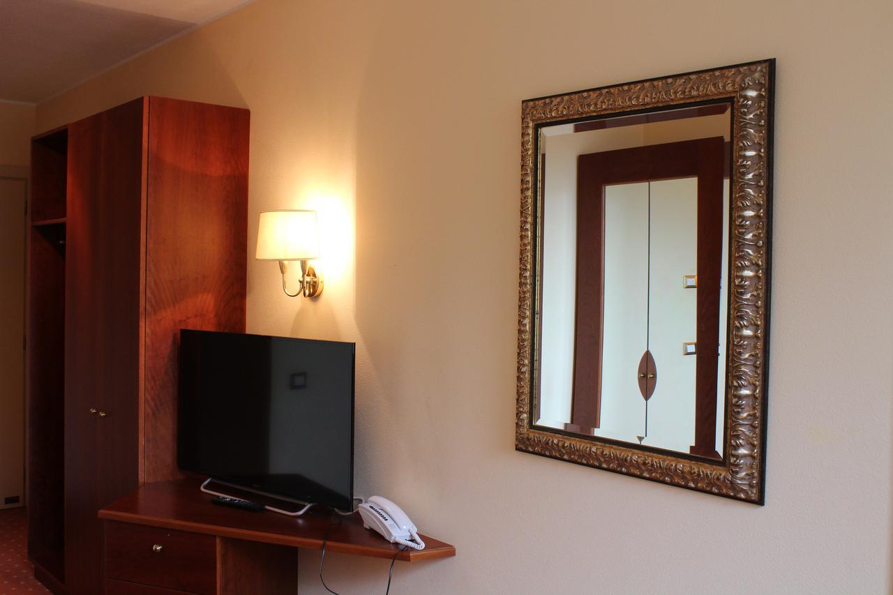 Hotel La Dolce Vita Cavaion Veronese Bagian luar foto