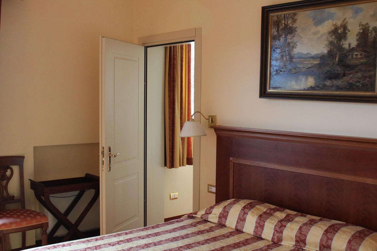 Hotel La Dolce Vita Cavaion Veronese Bagian luar foto