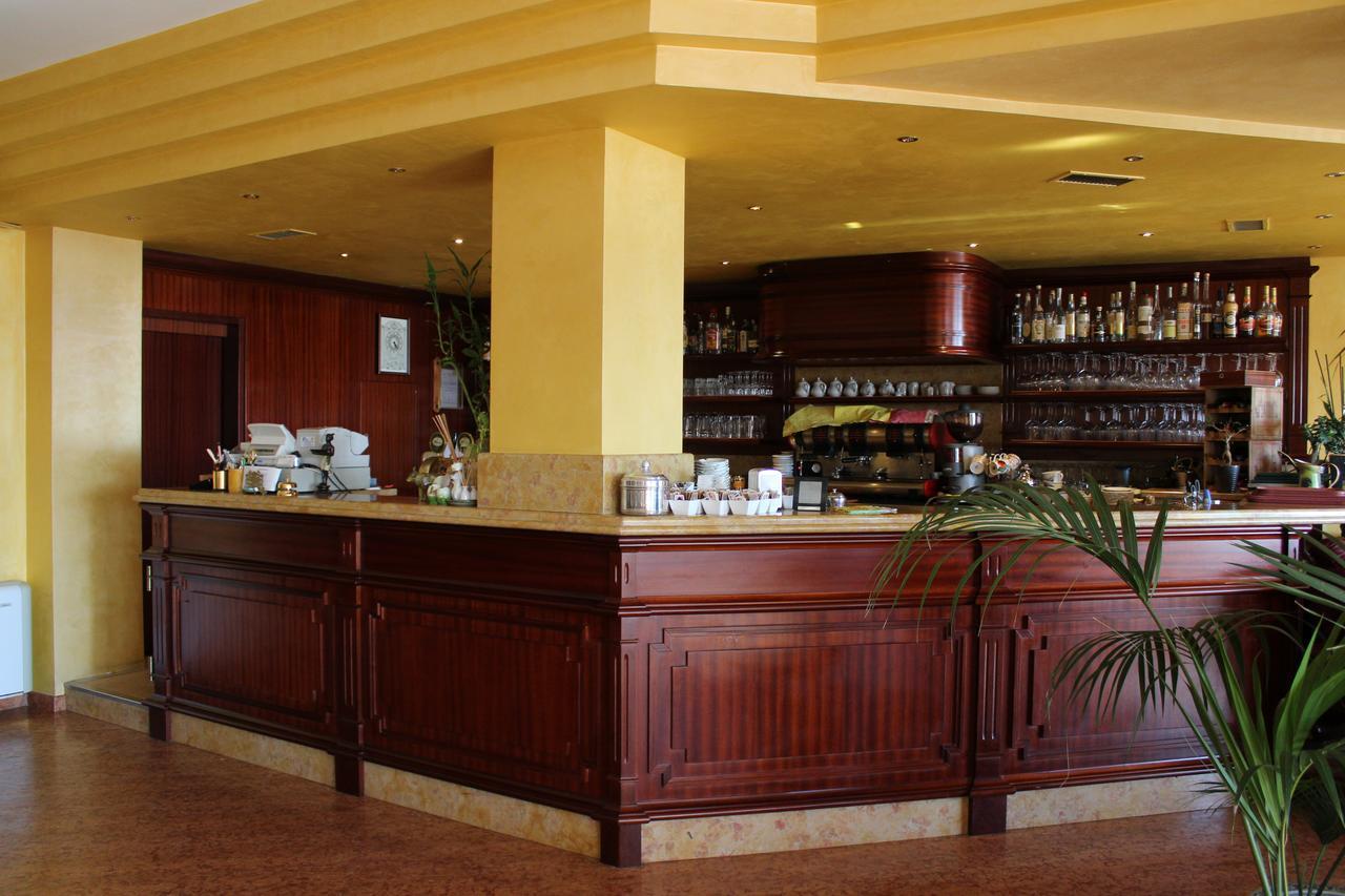 Hotel La Dolce Vita Cavaion Veronese Bagian luar foto