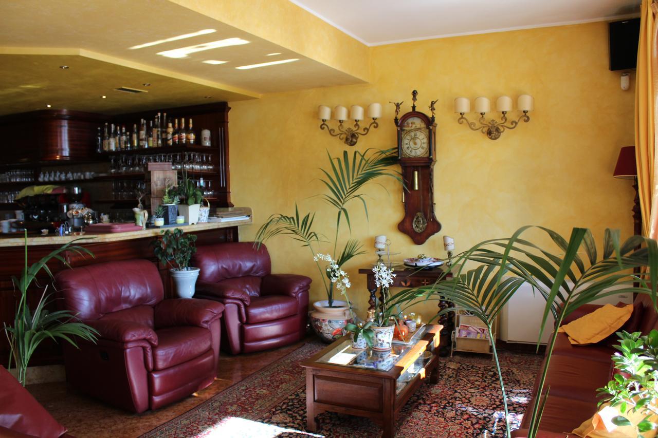Hotel La Dolce Vita Cavaion Veronese Bagian luar foto